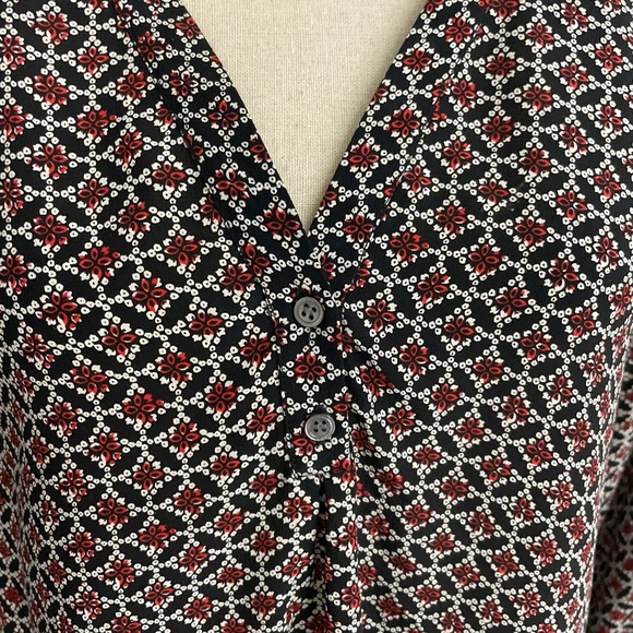 Joie Silk Blouse Top V-Neckline 3/4 Length Sleeves Floral Geometric Print Medium - Picture 4 of 10